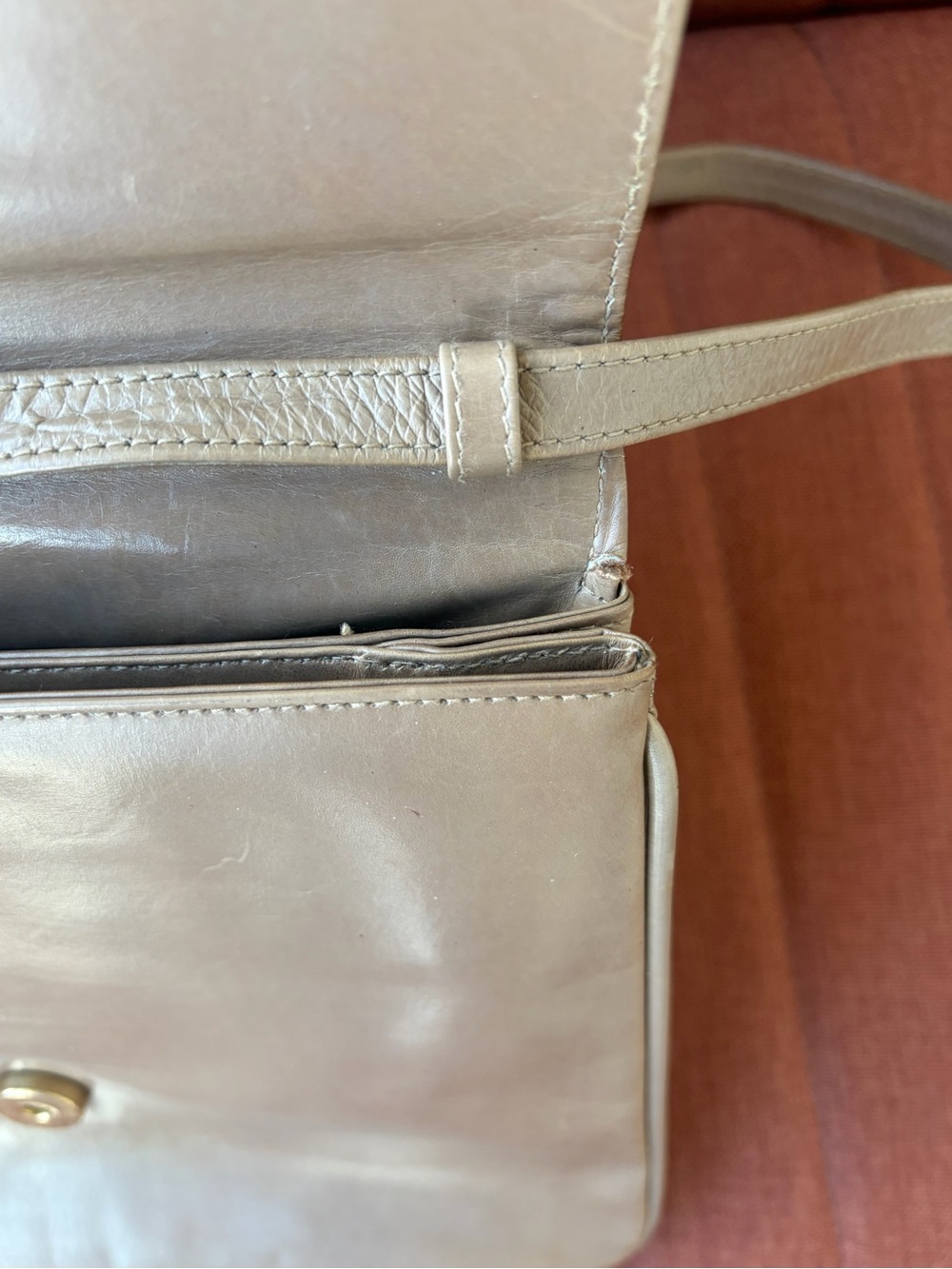 Vintage Salvatore Ferragamo Taupe Leather Flap Shoulder Crossbody Bag Handbag - Picture 8 of 11